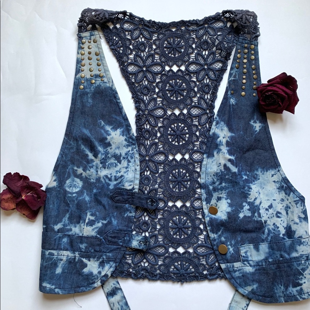 Light weight vest